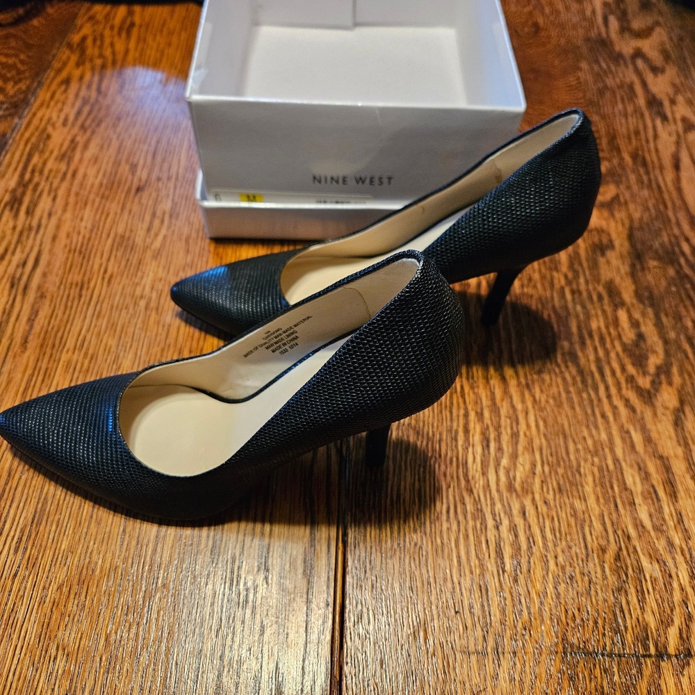 Nine West Garisono Black Textured Pointed Toe Stiletto Pumps Heels 6M - Picture 3 of 9